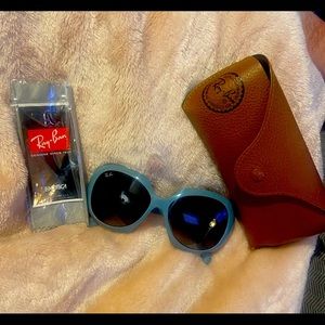 Ray Ban women sunglasses. Brand new never worn including case and papers/wipe.